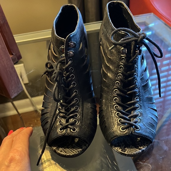 Aldo black heels - Picture 2 of 4